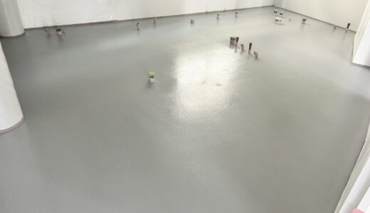 施設内　厨房塗り床工事♪